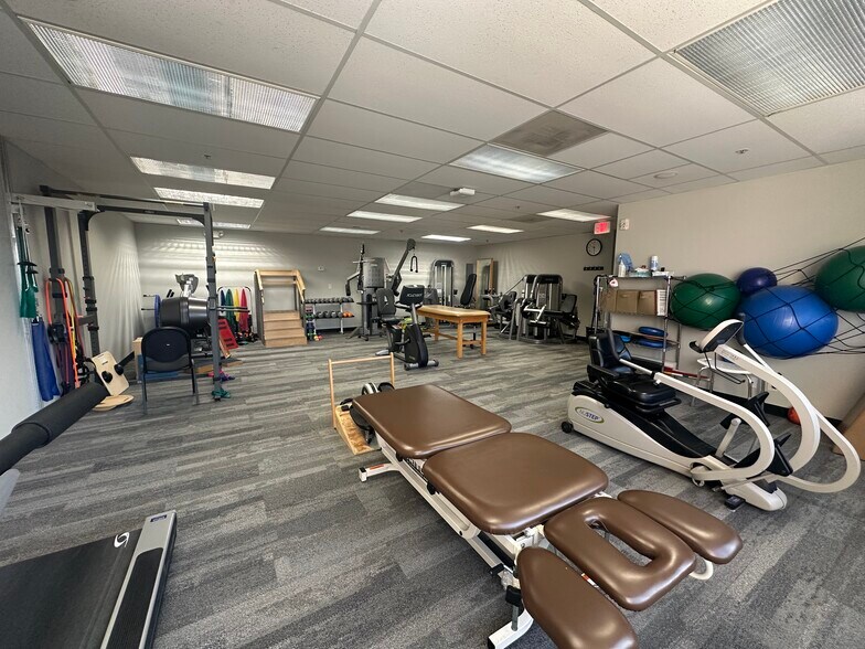 More Photos Of 1919 S 40th St, Lincoln Loft Creative Space For Sale