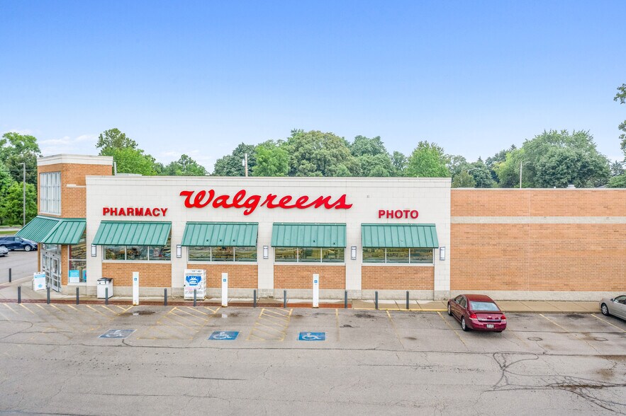 More Photos Of 1000 E Main St, Greenville Drugstore For Sale