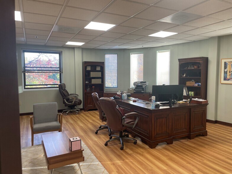 More Photos Of 19-23 Broadway, Arlington Office Residential For Lease
