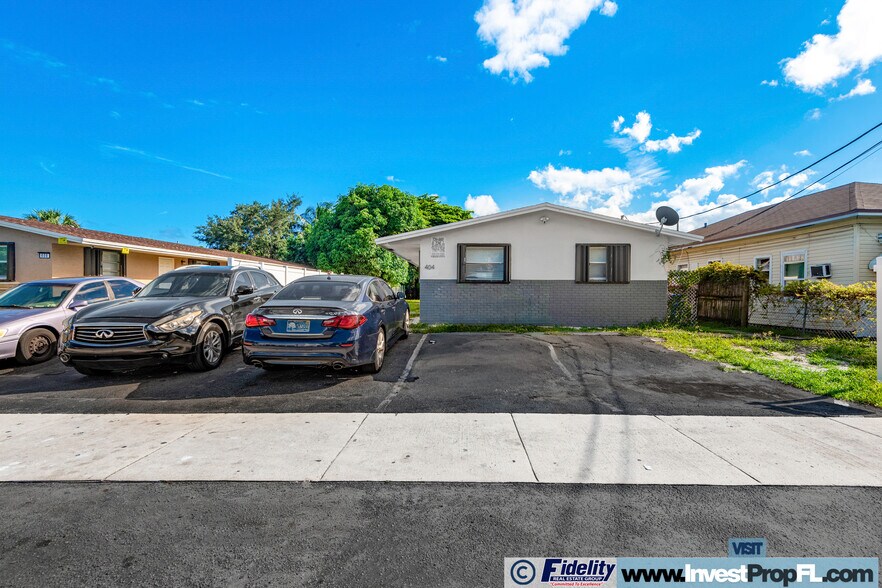 More Photos Of 404 NE 4th St, Pompano Beach Multifamily For Sale