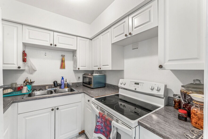 More Photos Of 85-89 NW Irwin Ave, West Melbourne Apartments For Sale