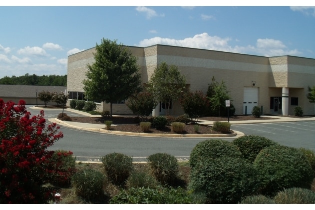More Photos Of 10 Commerce Pky, Fredericksburg Warehouse For Lease
