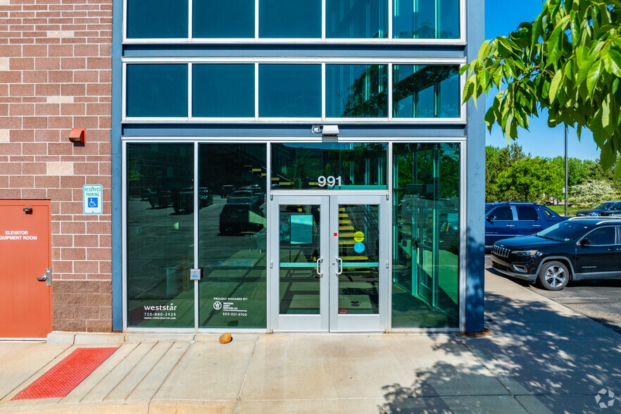 More Photos Of 991 Southpark Dr, Littleton Medical For Lease