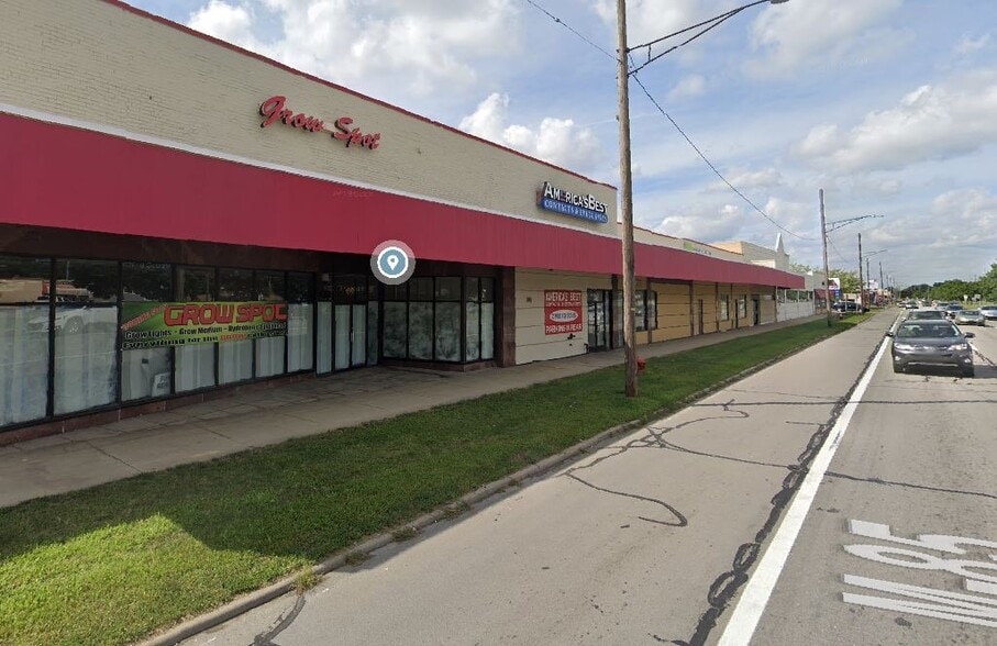 More Photos Of 3574-3760 Fort St, Lincoln Park Unknown For Lease