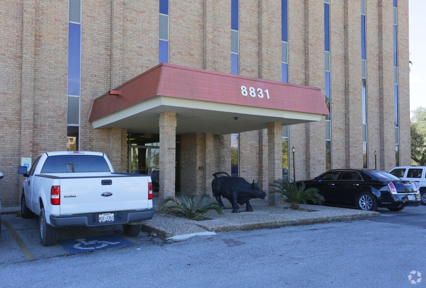 More Photos Of 8831 Long Point Rd, Houston Office For Sale