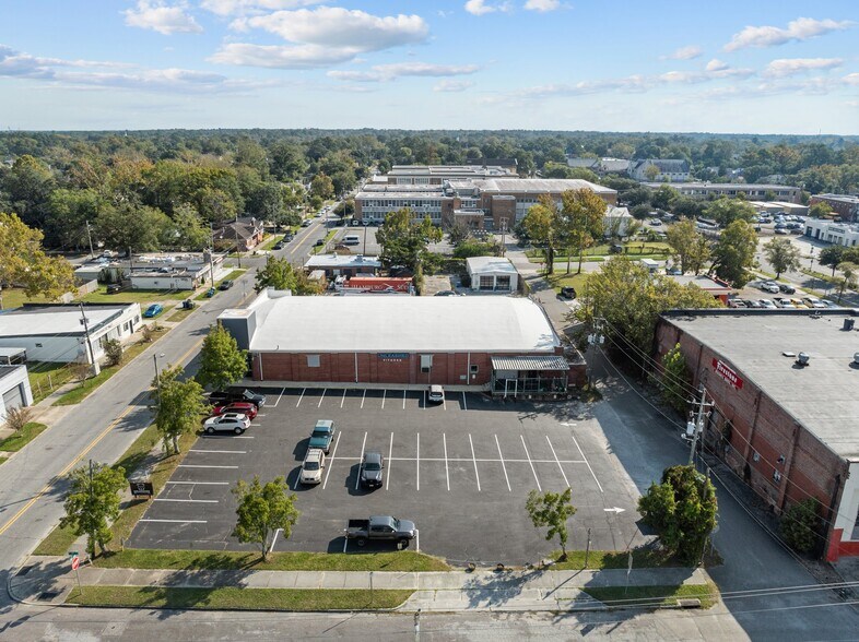 More Photos Of 1108 Princess St, Wilmington Storefront For Sale