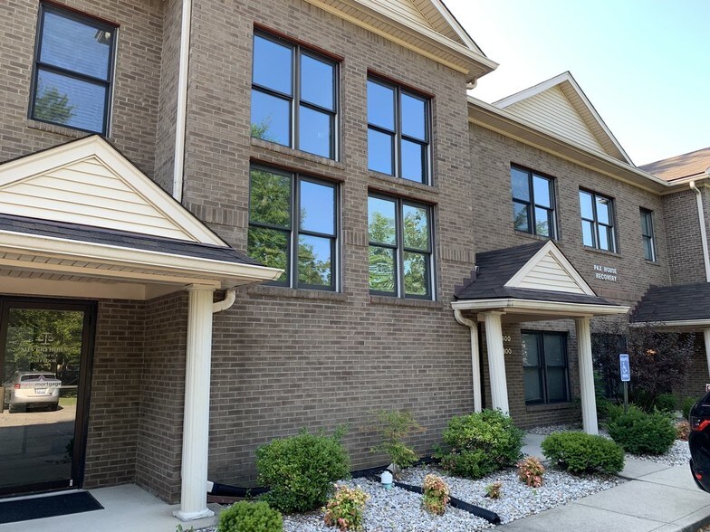 More Photos Of 2305 Hurstbourne Village Dr, Louisville Office For Lease