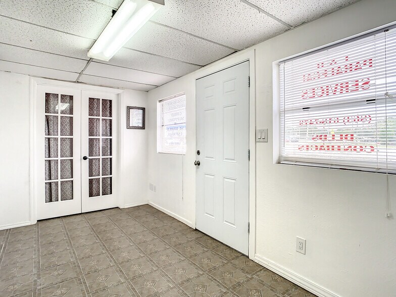 More Photos Of 315 Magnolia Ave, Auburndale Office Residential For Lease