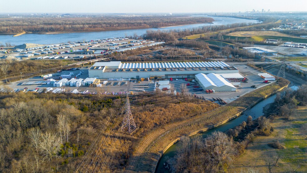 More Photos Of 9215 Riverview Dr, Saint Louis Manufacturing For Sale