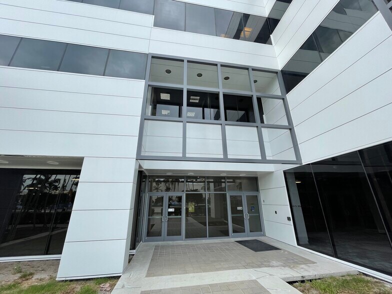 More Photos Of 1799 SE 17th St, Fort Lauderdale Medical For Lease