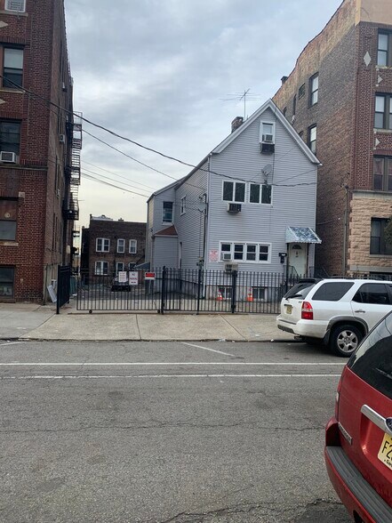 More Photos Of 79 Romaine Ave, Jersey City Land For Sale