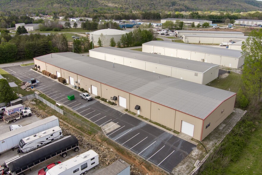 More Photos Of 8408 Gulf View Dr, Soddy Daisy Warehouse For Lease