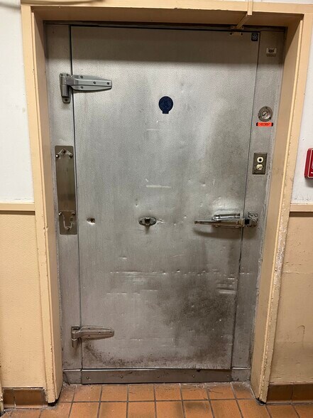 More Photos Of 630 East Ave, Rochester Specialty For Lease