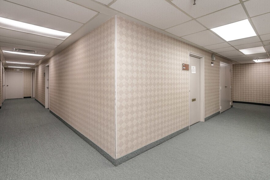 More Photos Of 3934 Dixie Hwy, Louisville Office For Lease