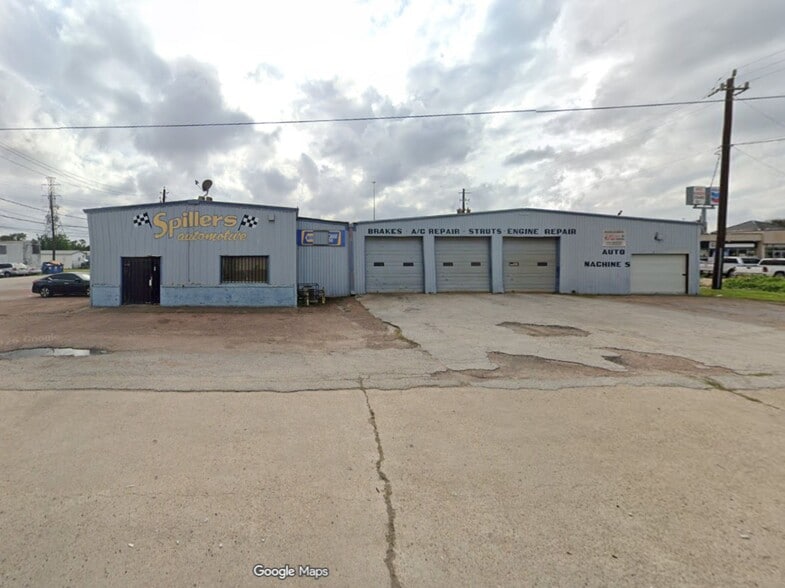 Primary Photo Of 333 Sheldon Rd, Channelview Service For Sale