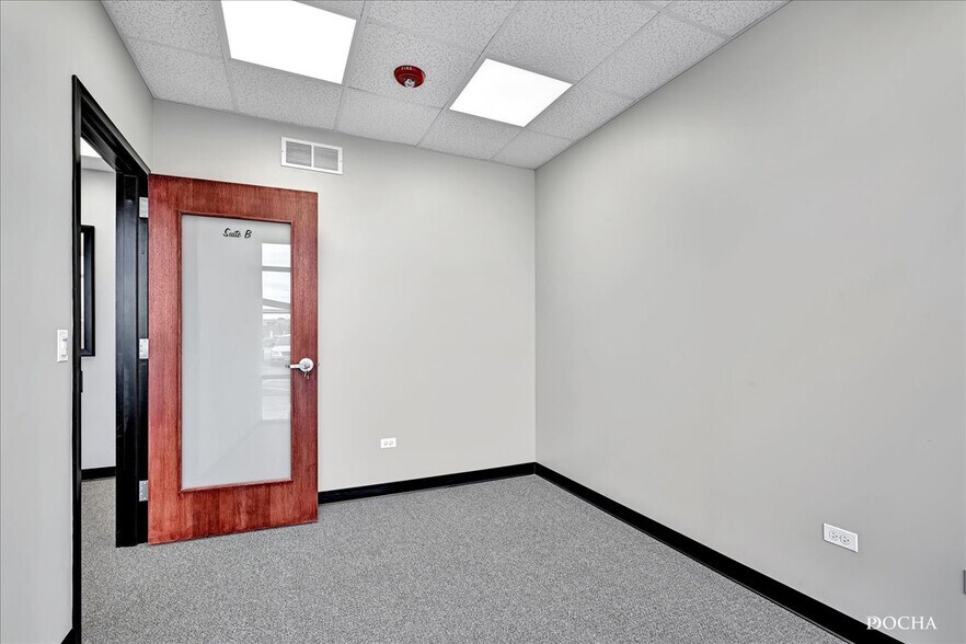 More Photos Of 1109 Ritter St, North Aurora Apartments For Lease