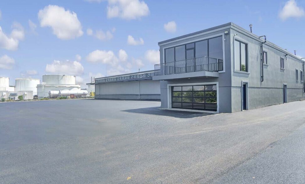 More Photos Of 360 Kingsland Ave, Brooklyn Land For Lease