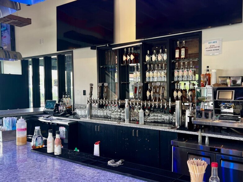 More Photos Of 8632 Main St, Woodstock Restaurant For Lease