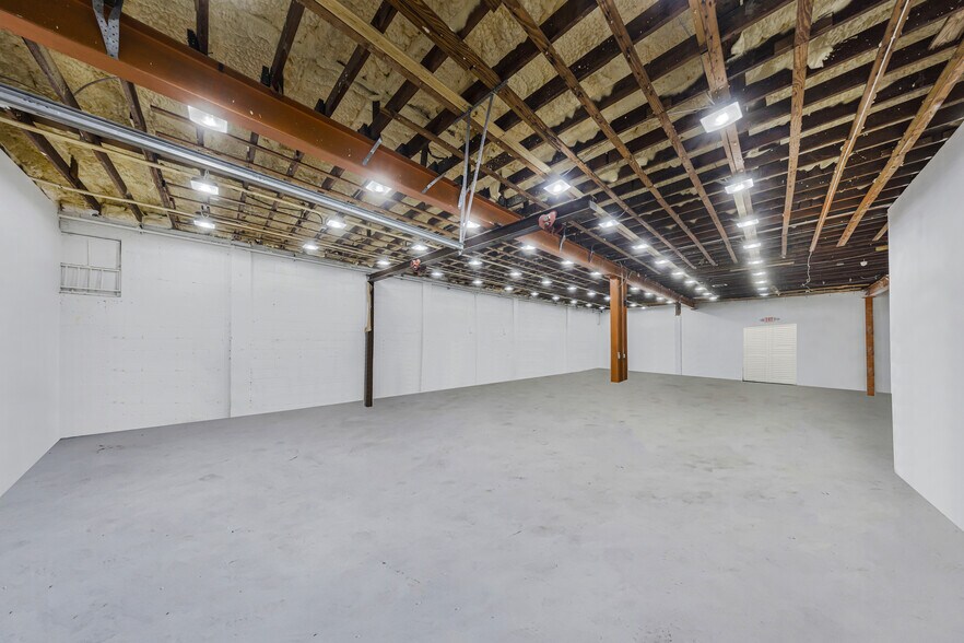 More Photos Of 2081 NW 7th Ave, Miami Warehouse For Sale