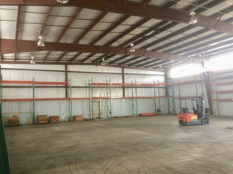 More Photos Of 2030 Summer St, Hammond Warehouse For Sale