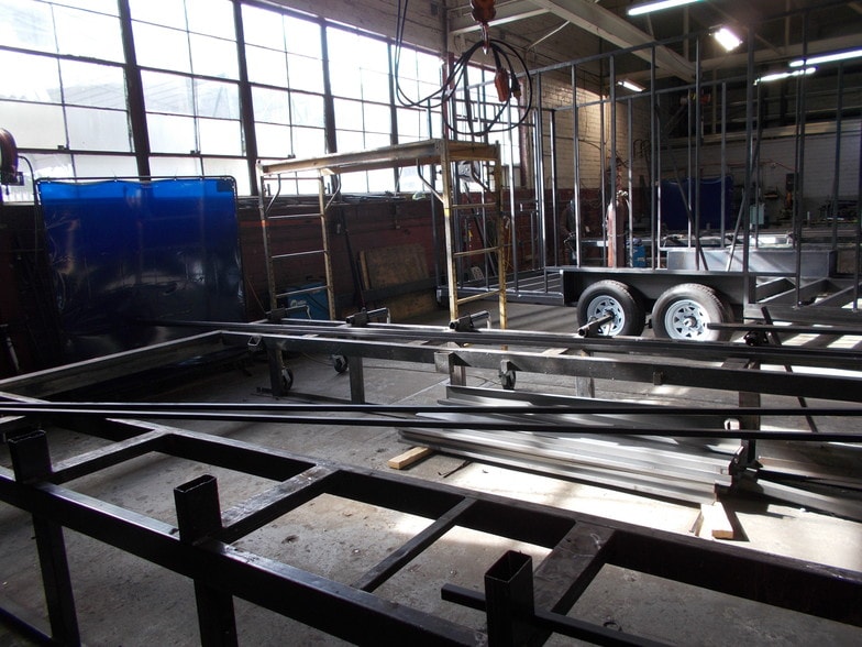 More Photos Of 225 W Hill St, Thomson Industrial For Sale