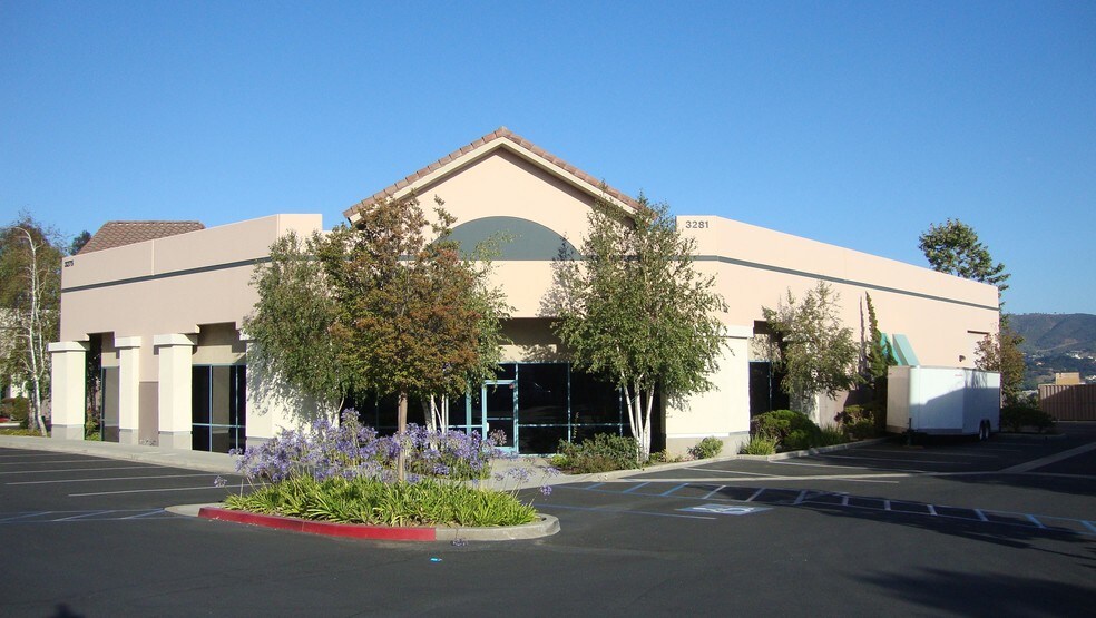 Primary Photo Of 3275-3281 Grande Vista Dr, Newbury Park Manufacturing For Lease
