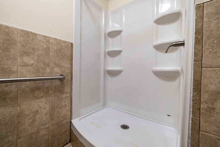 More Photos Of 148-11 175th St, Jamaica Storefront Retail Office For Sale