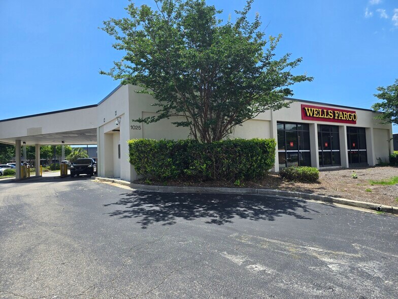 Primary Photo Of 1025 Highway 17 S, North Myrtle Beach Office For Sale