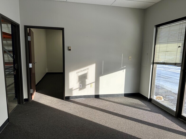 More Photos Of 2075 S Valentia St, Denver Warehouse For Sale