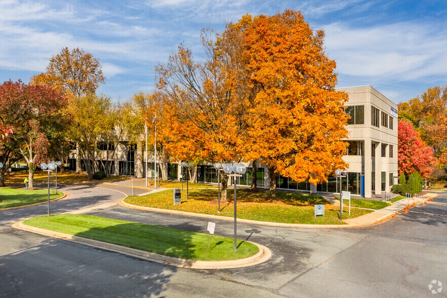 Primary Photo Of 15204 Omega Dr, Rockville Office For Sale