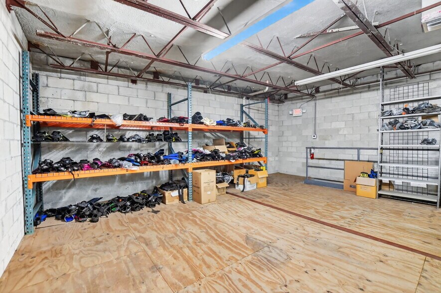 More Photos Of 13 SW 10th St, Deerfield Beach Flex For Lease