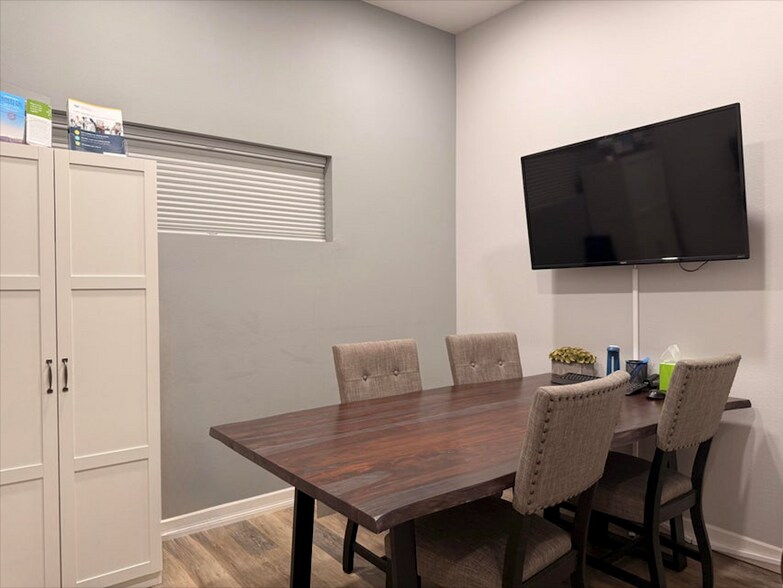 More Photos Of 101 E Park St, Grants Pass Office For Sale