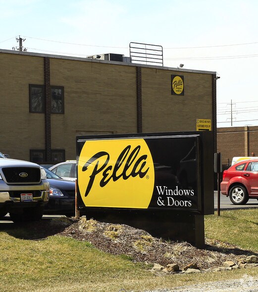 More Photos Of 26150 Richmond Rd, Cleveland Warehouse For Lease