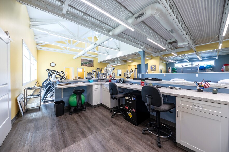 More Photos Of 74 Erin Dr, Morgantown Office For Sale