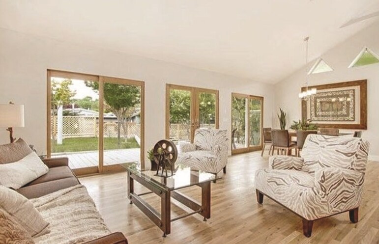More Photos Of 20342 Laguna Canyon Rd, Laguna Beach Showroom For Lease