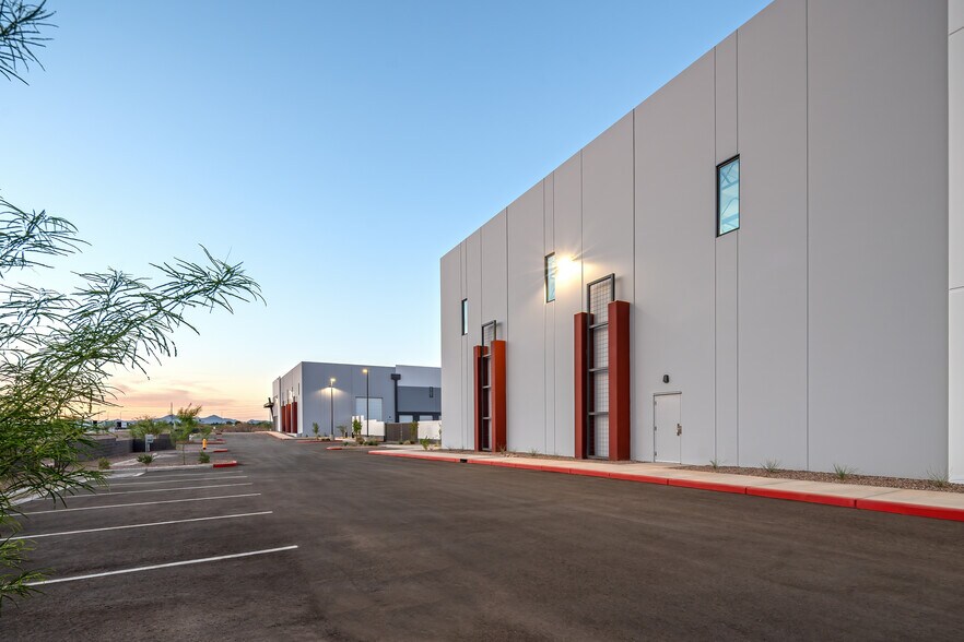 More Photos Of 9512 E Elliot Rd, Mesa Warehouse For Lease