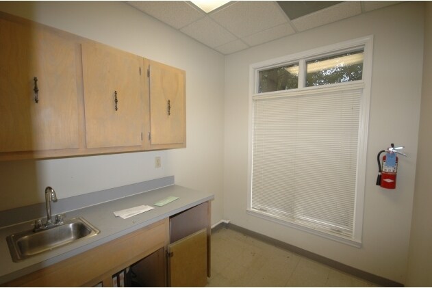More Photos Of 6555 Stage Rd, Memphis Medical For Lease