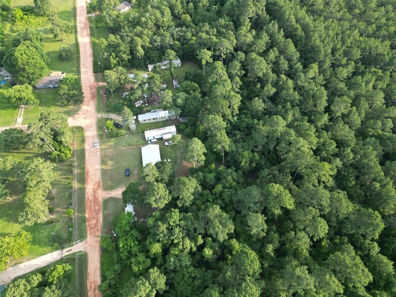 More Photos Of 17306 Brittany Ln, Plantersville Specialty For Sale
