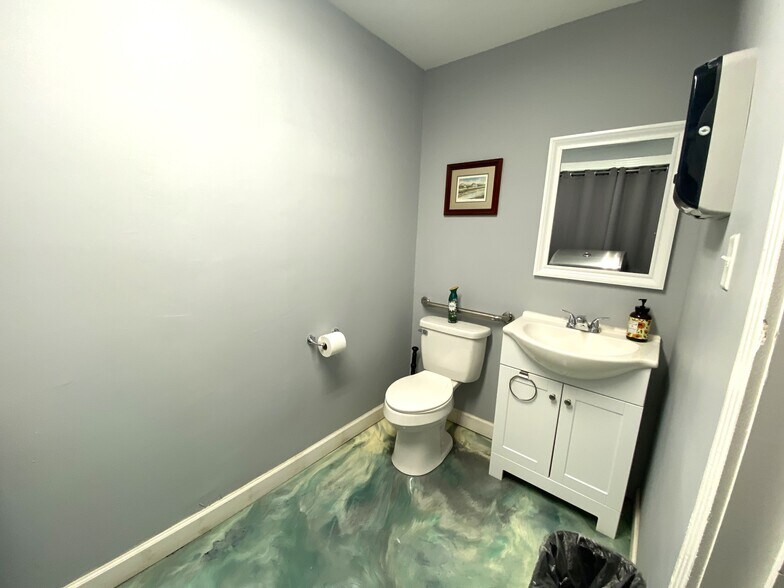 More Photos Of 7116 Firelane Rd, Columbia Office For Sale