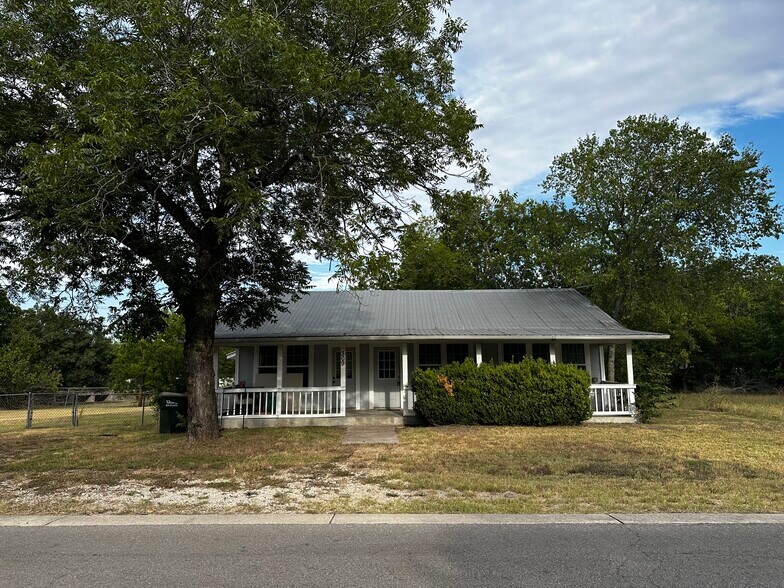 More Photos Of 309 Railroad St, Buda Office For Sale