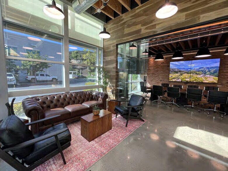 More Photos Of 27313 Via Industria, Temecula Light Distribution For Sale