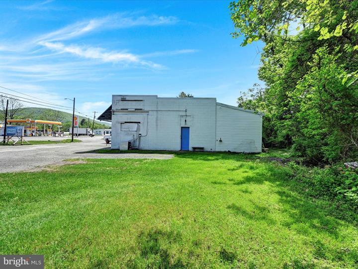 More Photos Of 20 Main St, Lykens Freestanding For Sale