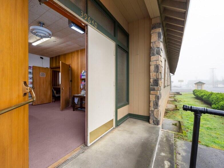 More Photos Of 39590 Pioneer blvd, Sandy Religious Facility For Sale