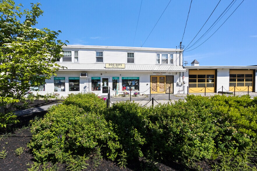 More Photos Of 3 E Grand Ave, Scarborough Service Station For Sale