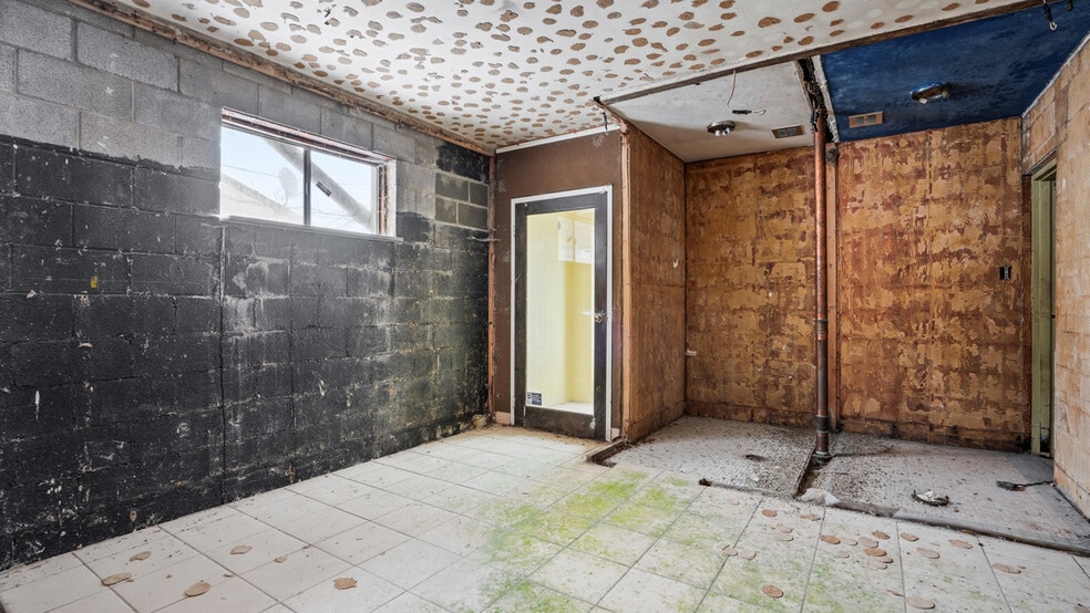 More Photos Of 2750 Banksville Rd, Pittsburgh Warehouse For Sale