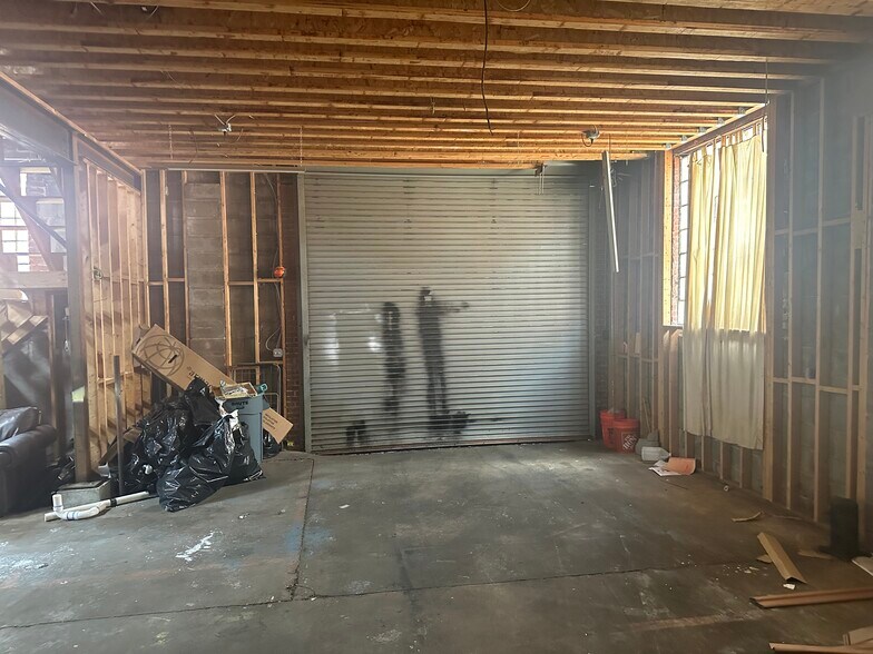 More Photos Of 101 N Madeira St, Baltimore Flex For Lease