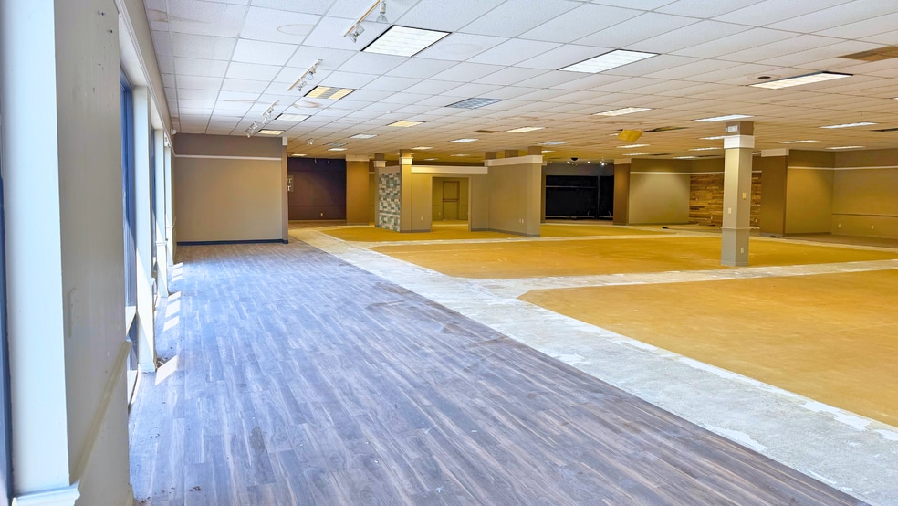 More Photos Of 1700-1750 N Tamiami Trl, North Fort Myers Freestanding For Lease