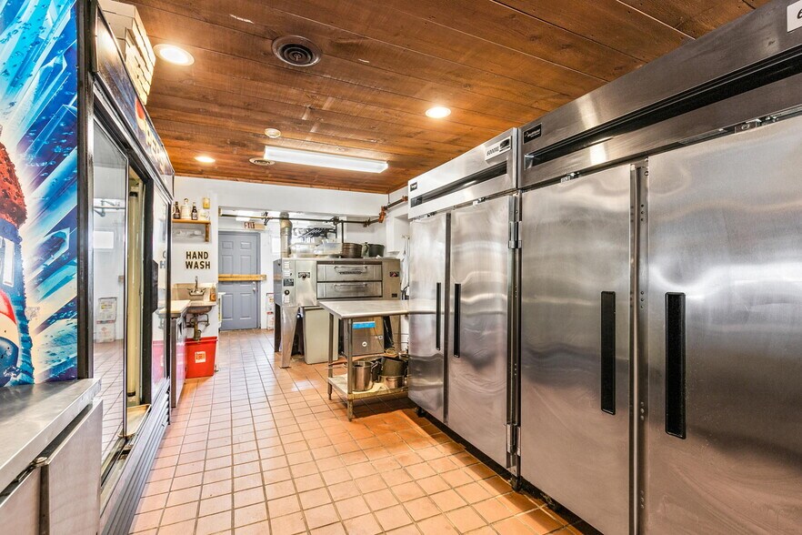 More Photos Of 270 Onset Ave, East Wareham Restaurant For Sale