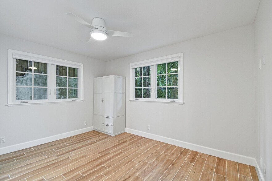 More Photos Of 212 Oleander Ave, Palm Beach Apartments For Sale