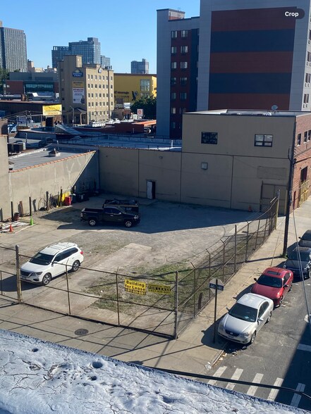 More Photos Of 15011 Guinzberg Rd, Jamaica Warehouse For Lease